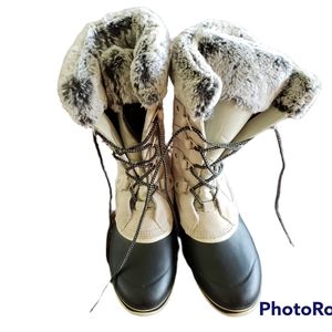 Faux Fur topped ladies boots size 7. EUC